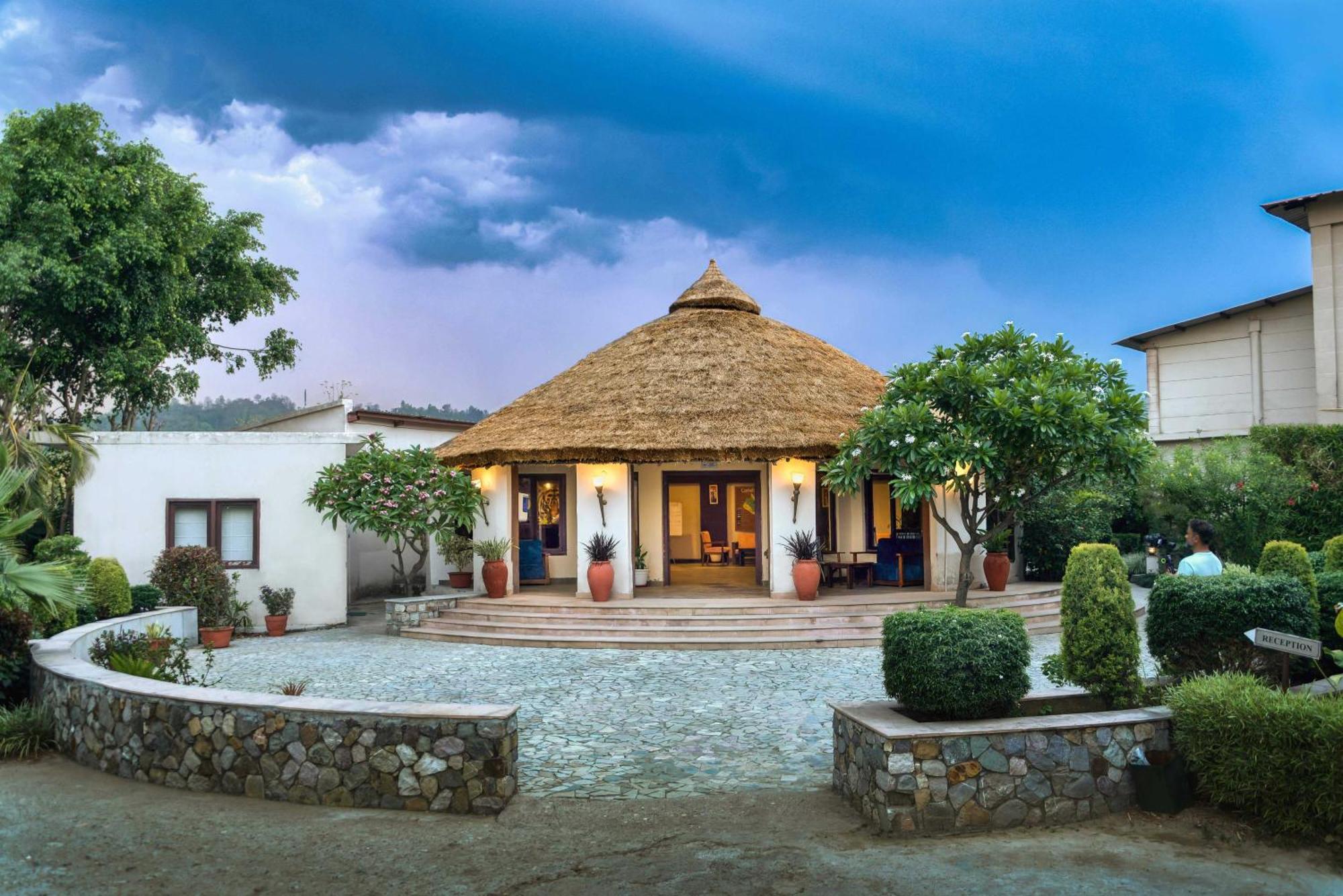 Vila Sunday Alaya Corbett Ramnagar  Exteriér fotografie