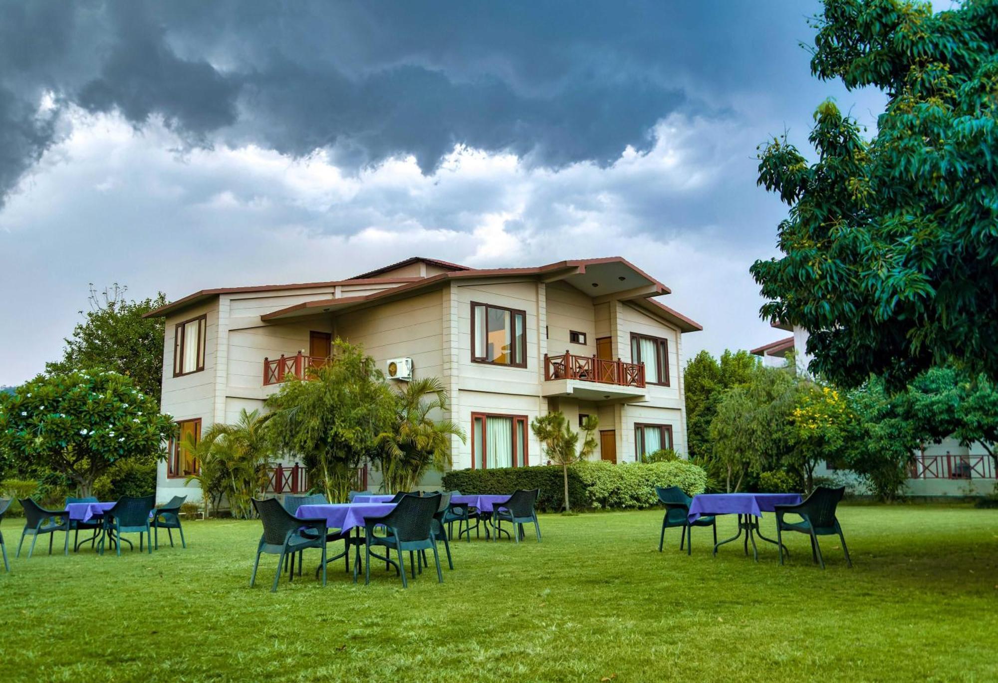 Vila Sunday Alaya Corbett Ramnagar  Exteriér fotografie